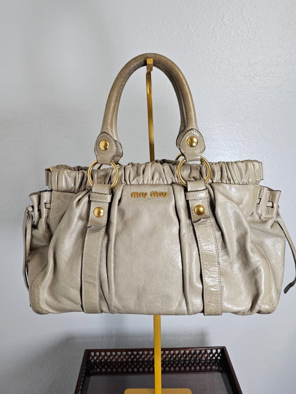 Miu Miu Beige Vitello Leather Handbag with Side Ribbon Made in Turkey No strap - Picture 2 of 10